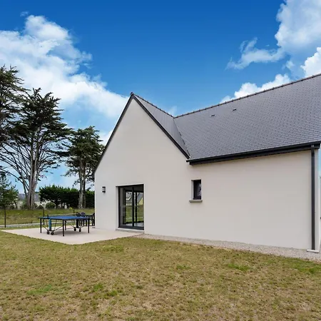 Attractive Near The Normandy Saint-Germain-sur-Ay